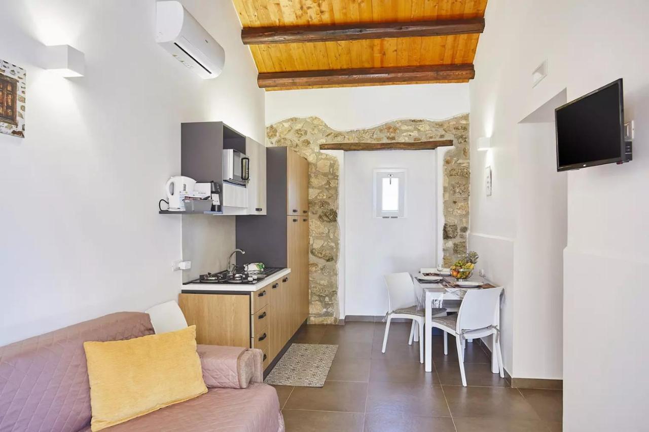 Casale Sammartano Apartments Ummari エクステリア 写真